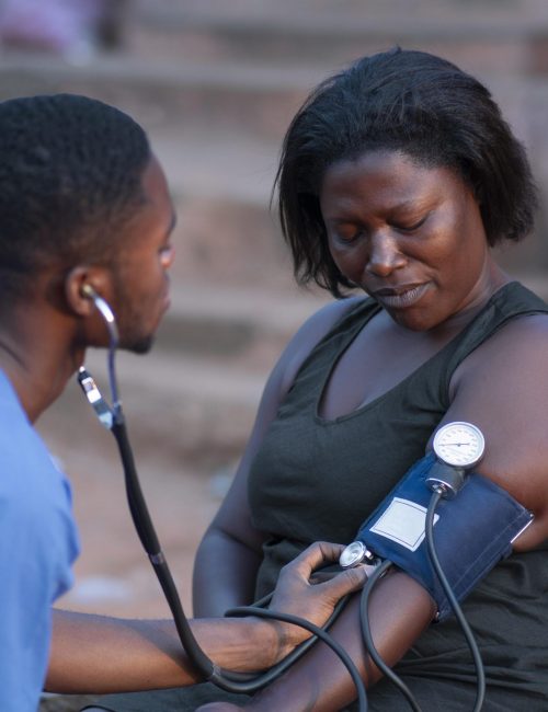africa-humanitarian-aid-doctor-taking-care-patient